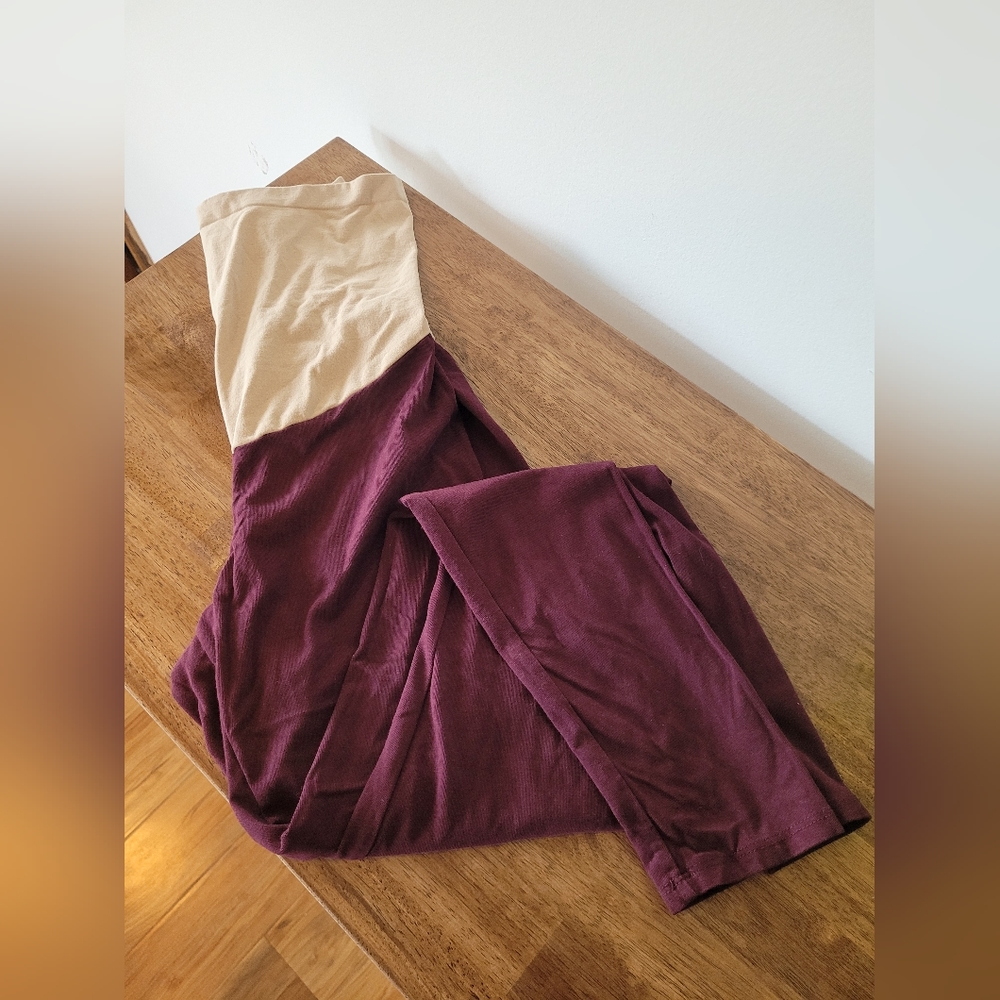 Motherhood leggings size small maroon dark purple